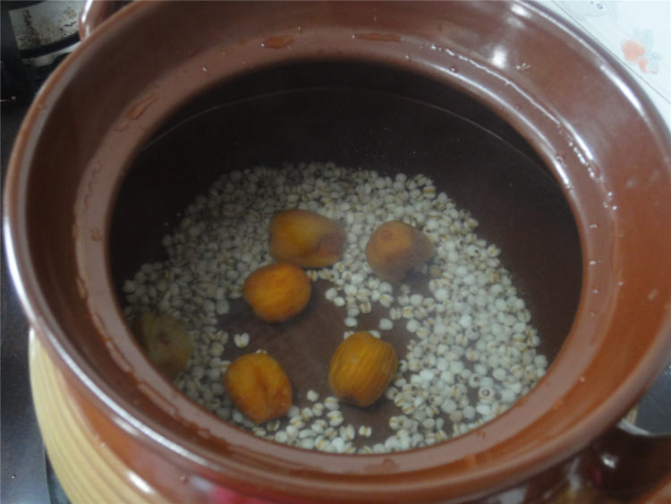 冬瓜薏米煲老鸭步骤2