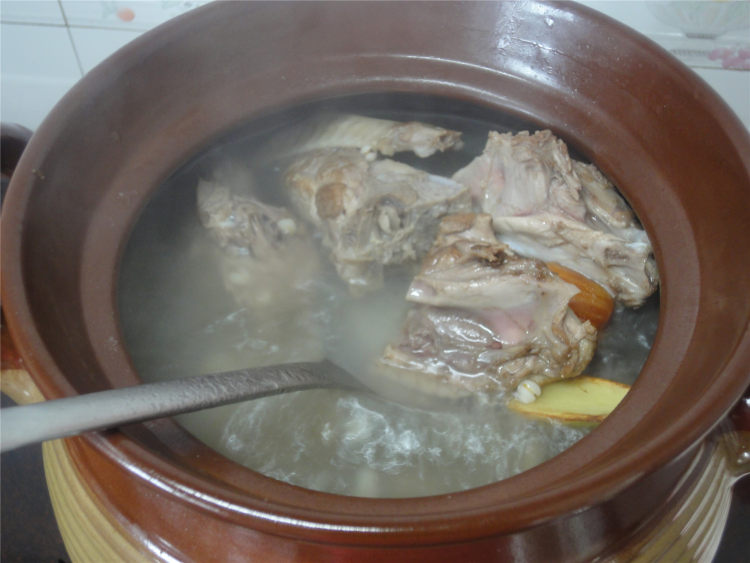 冬瓜薏米煲老鸭步骤5