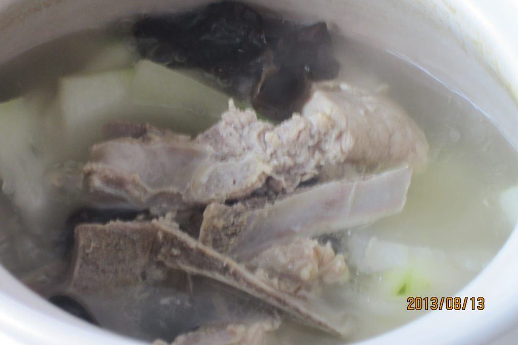 冬瓜木耳排骨汤步骤10