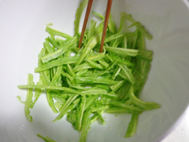 生梨拌苦瓜步骤4