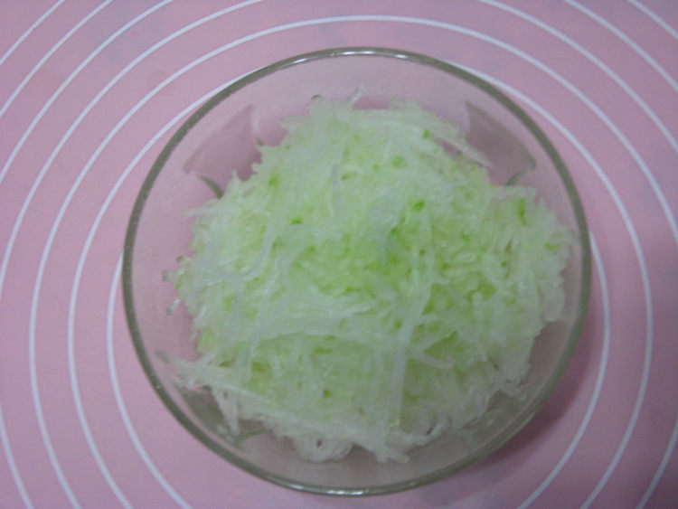 水晶冬瓜饺步骤3