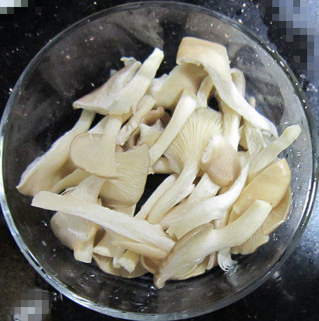 补虚健脾利水排骨汤步骤4