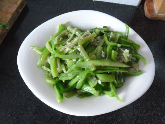 酸辣丝瓜条步骤6