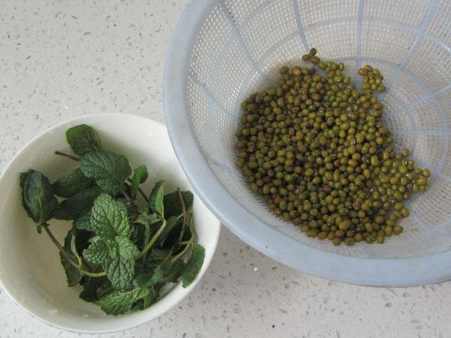 清凉绿豆粥步骤2