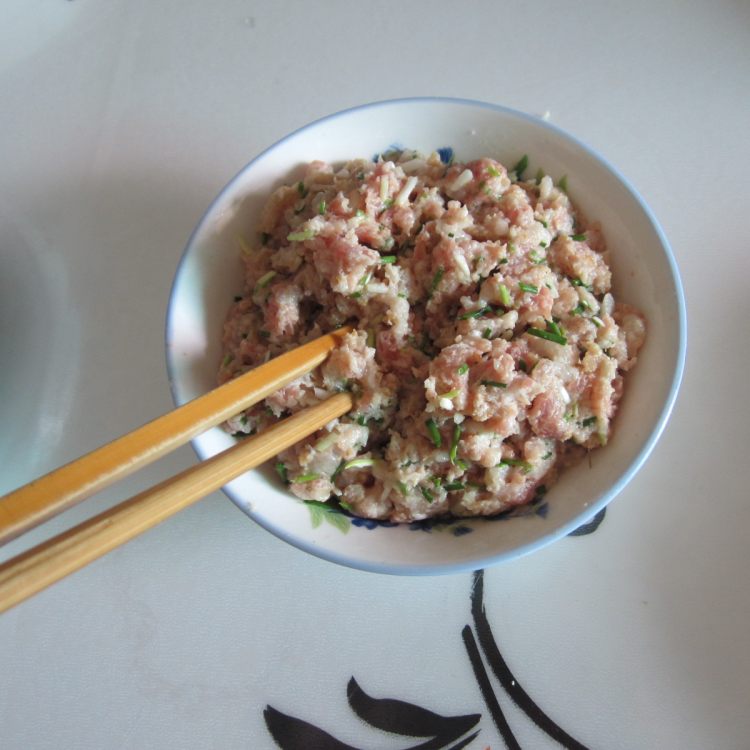 煎丝瓜酿肉步骤3