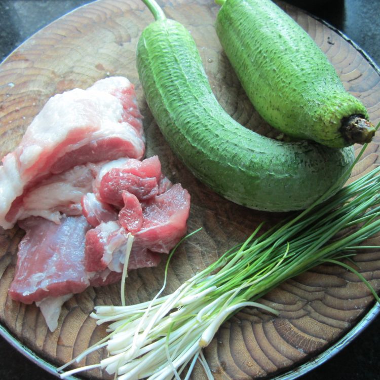 蒸丝瓜肉盅步骤1