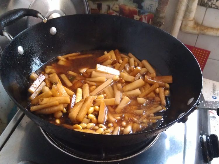 黄豆炒白萝卜步骤6