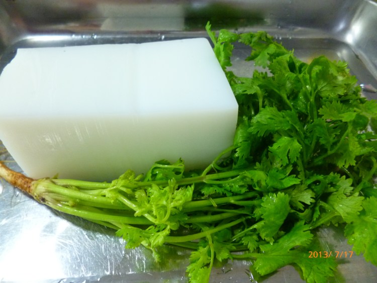 香菜炒凉粉步骤1