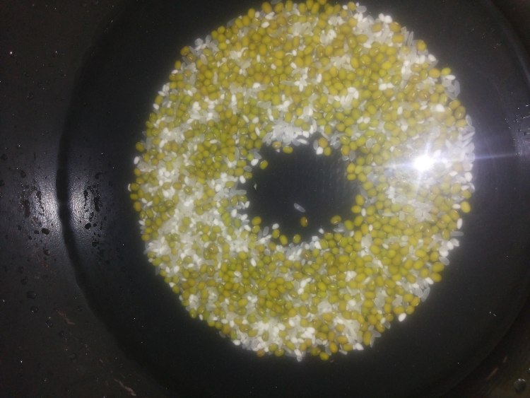 消暑大米绿豆汤步骤3