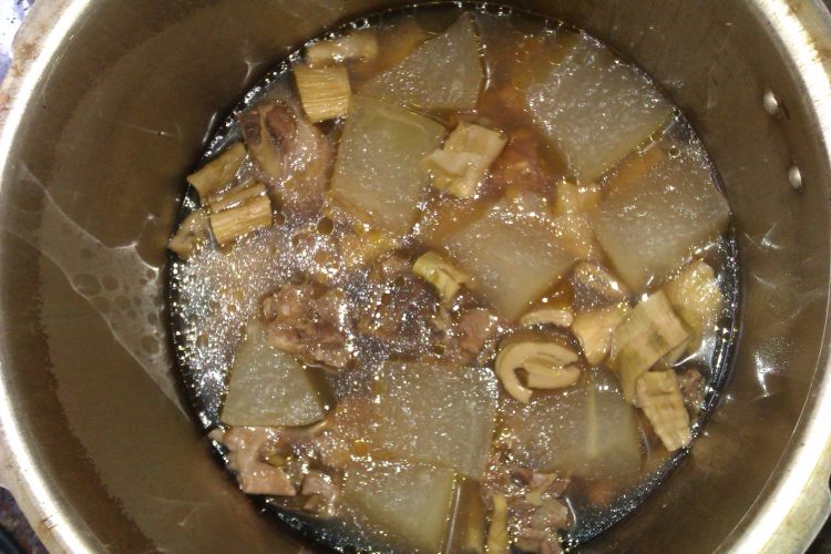冬瓜笋干鸭肉汤步骤9