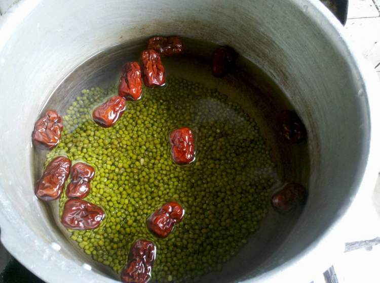 红枣绿豆汤步骤4