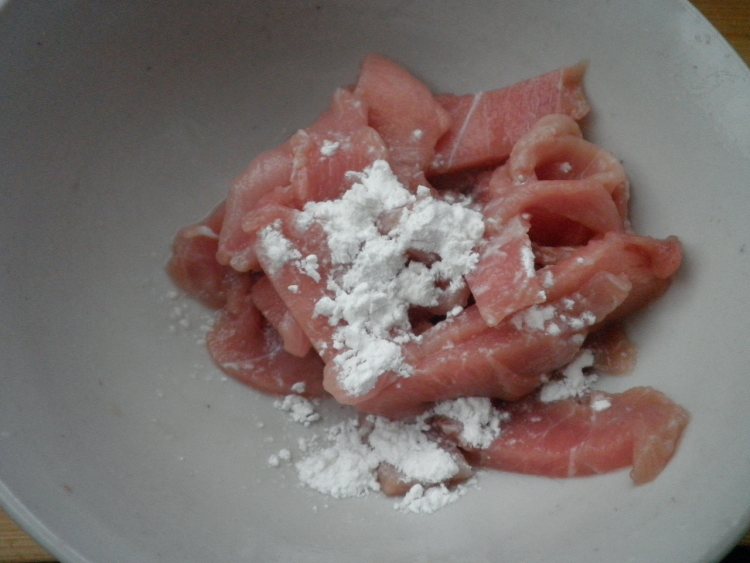 紫菜丝瓜肉片汤步骤5