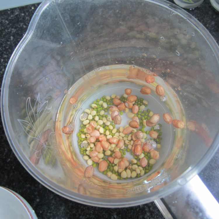 双豆花生豆浆步骤3
