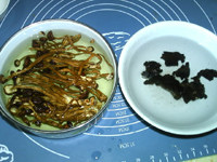 茶树菇丝瓜肉片汤步骤2