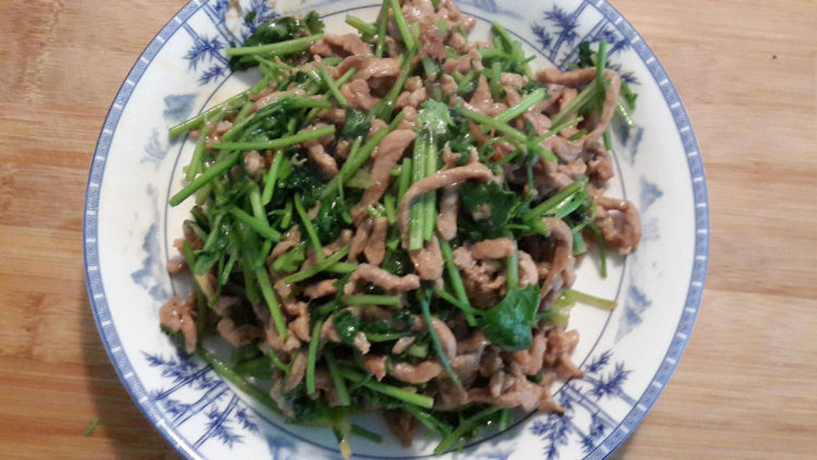 香菜炒肉丝步骤8