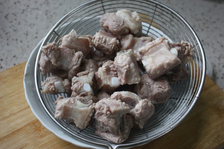 绿豆冬瓜排骨汤步骤7