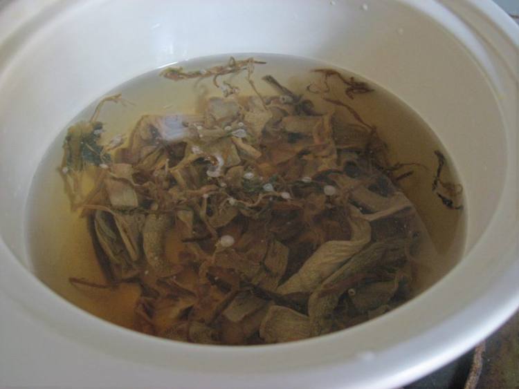 笋干丝瓜番茄汤步骤4