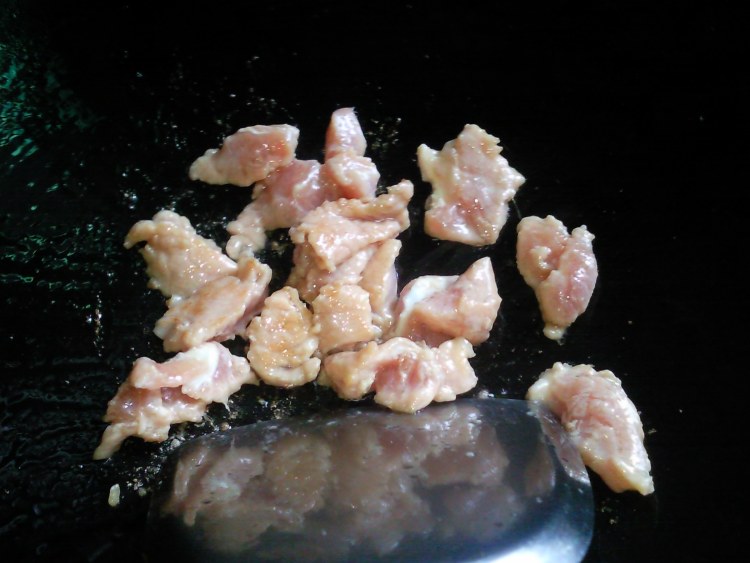 丝瓜木耳炒肉片步骤5