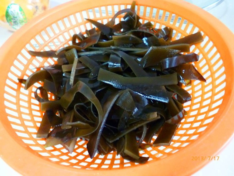虾皮冬瓜海带汤步骤2