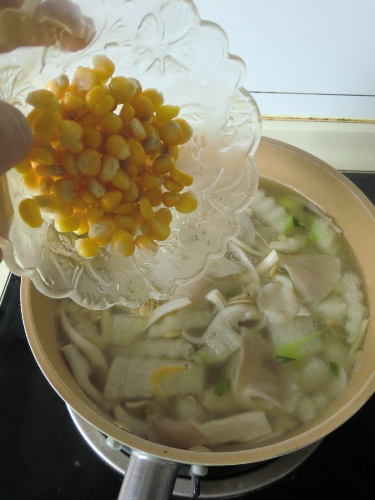 蘑菇玉米冬瓜汤步骤9