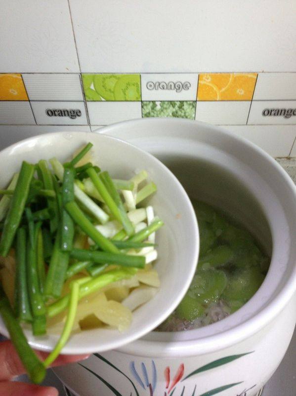 紫菜瘦肉丝瓜汤步骤6