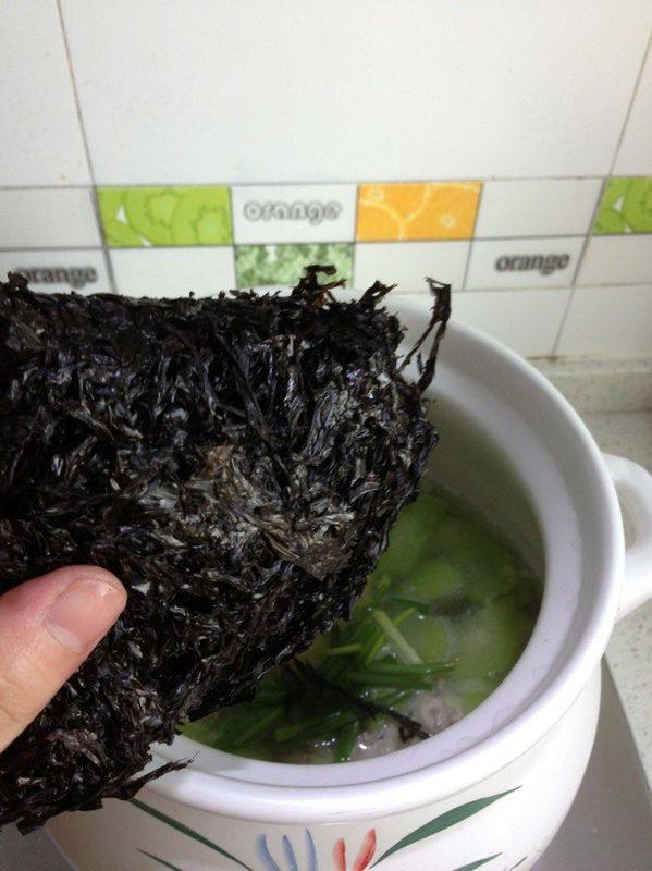 紫菜瘦肉丝瓜汤步骤7