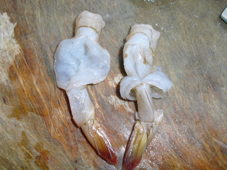 蒜蓉丝瓜鲜虾盅步骤2