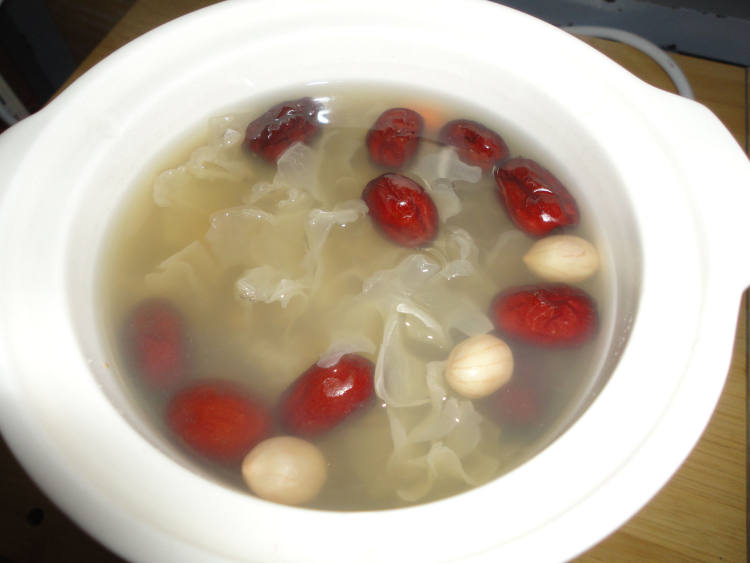 冰糖银耳莲子绿豆汤步骤12