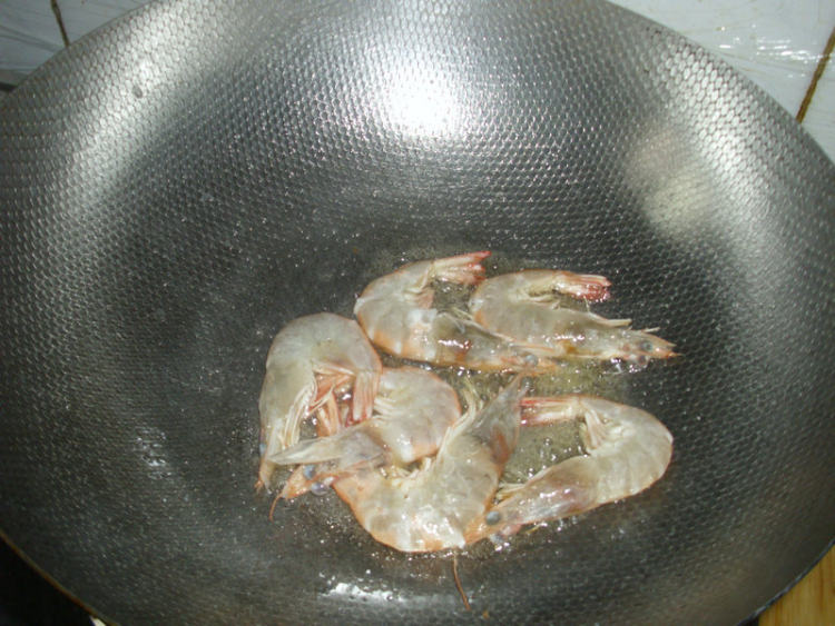 丝瓜毛豆炒鲜虾步骤3