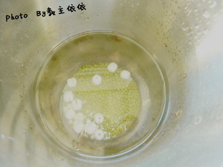 莲子绿豆饮步骤2
