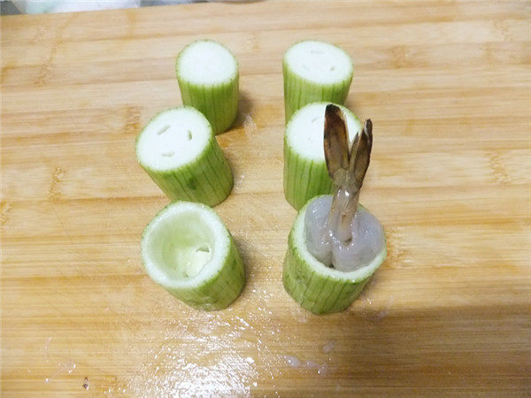 鲜虾丝瓜盅步骤4
