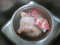 冬瓜薏米煲鸭汤步骤1