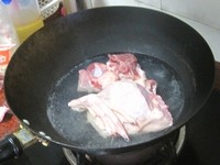 冬瓜薏米煲鸭汤步骤2