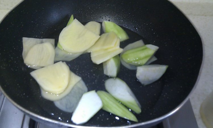 丝瓜土豆步骤6