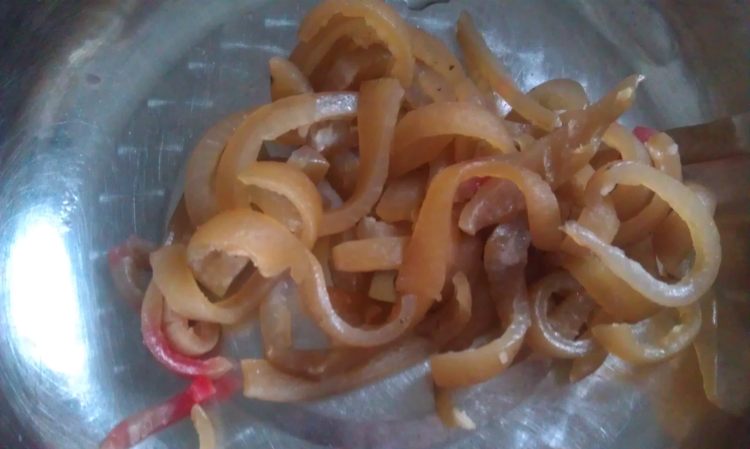 香菜拌猪皮步骤2