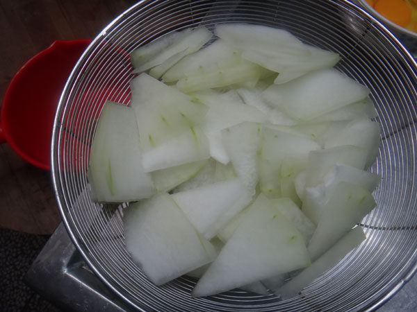 冬菜焖冬瓜步骤2
