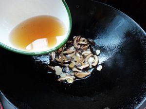 香菇烧丝瓜步骤5