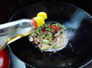 香菇烧丝瓜步骤8
