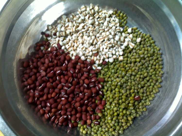 红豆薏米绿豆饮步骤1