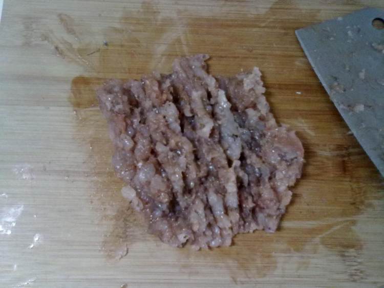 手工鲜虾丸炒丝瓜步骤3