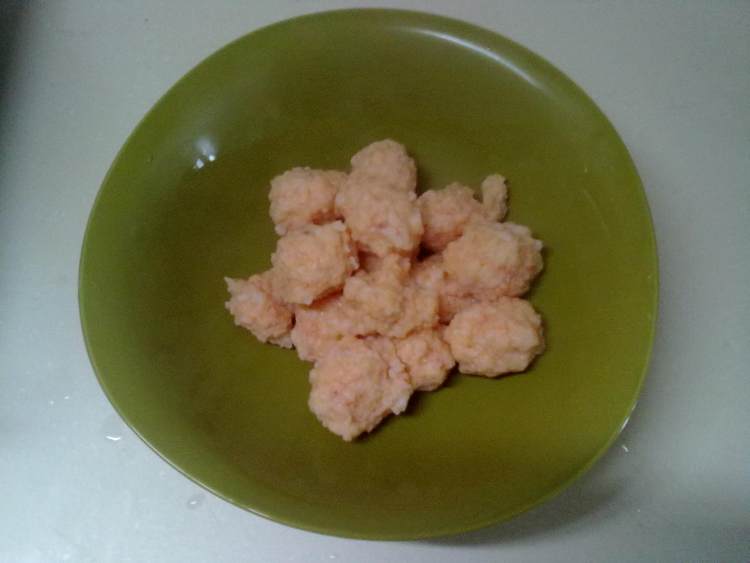手工鲜虾丸炒丝瓜步骤7