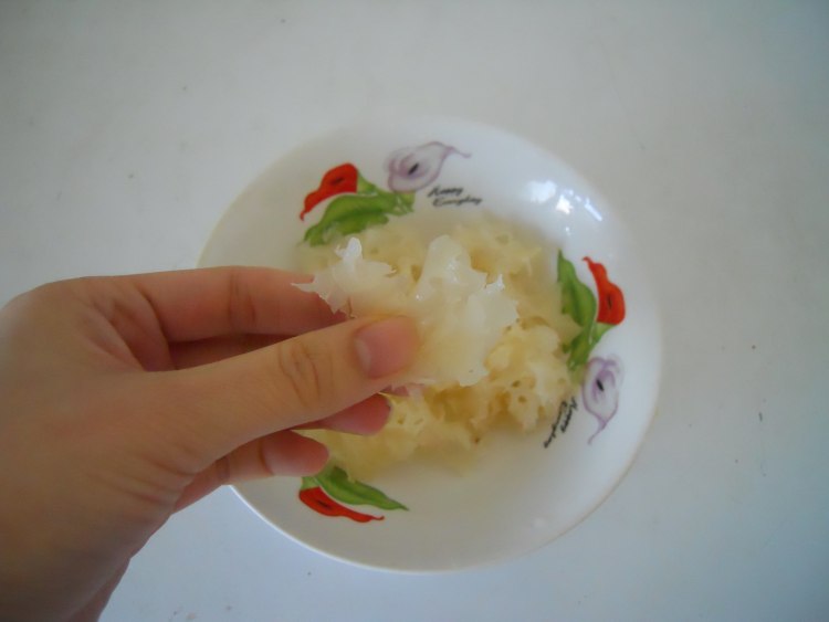 银耳雪梨红枣羹步骤2