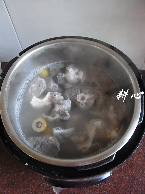 喉头猪肺青橄榄汤步骤7