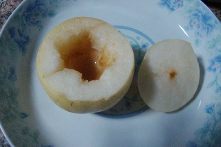 蜂蜜炖梨步骤2