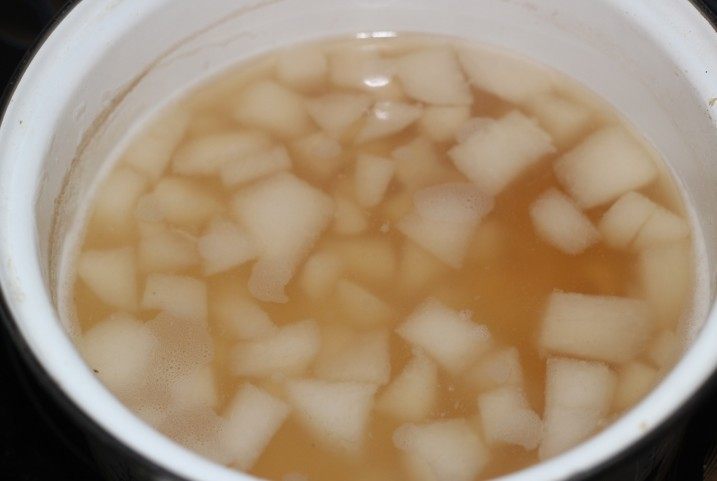 川贝雪梨甜汤步骤7
