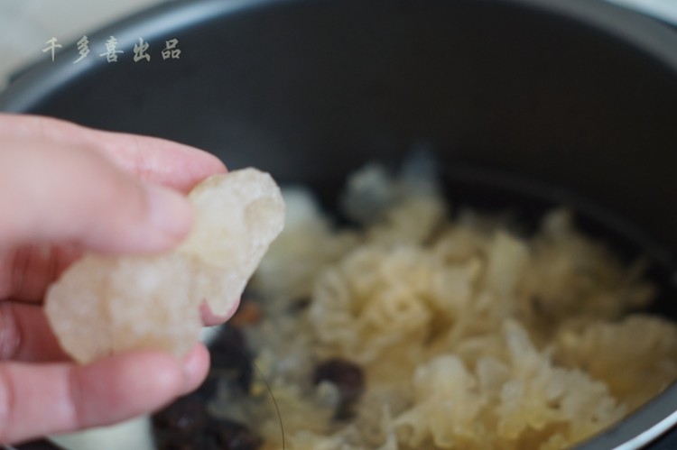 枇杷雪梨银耳糖水步骤6
