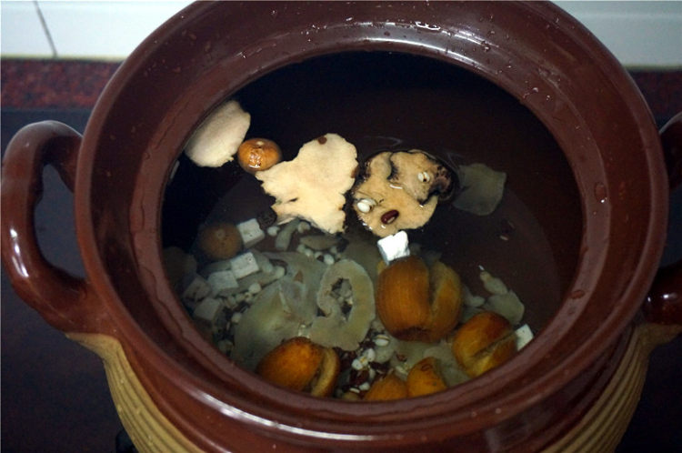 无花果煲鹧鸪步骤4