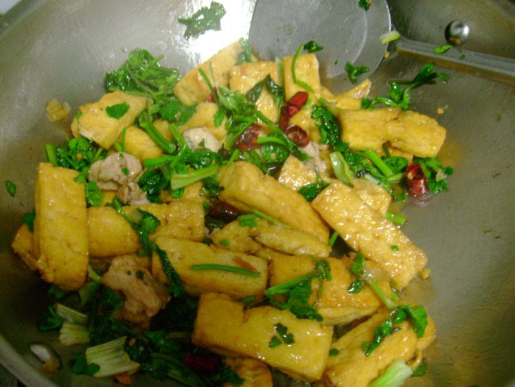 香菜炒豆腐步骤12