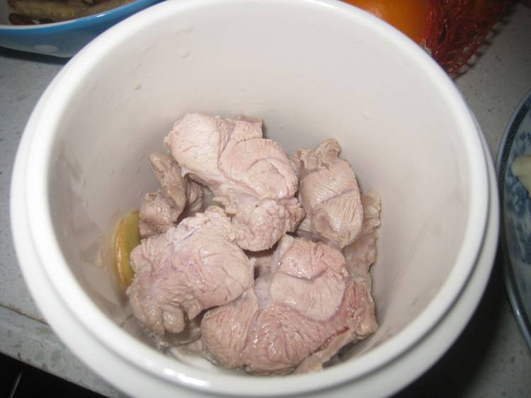 冬草川贝炖瘦肉步骤5