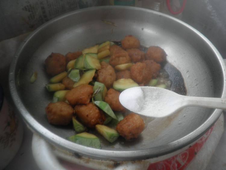 豆腐丸子烧西葫芦步骤16
